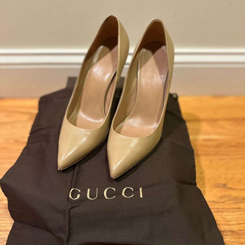 Gucci pump shoes